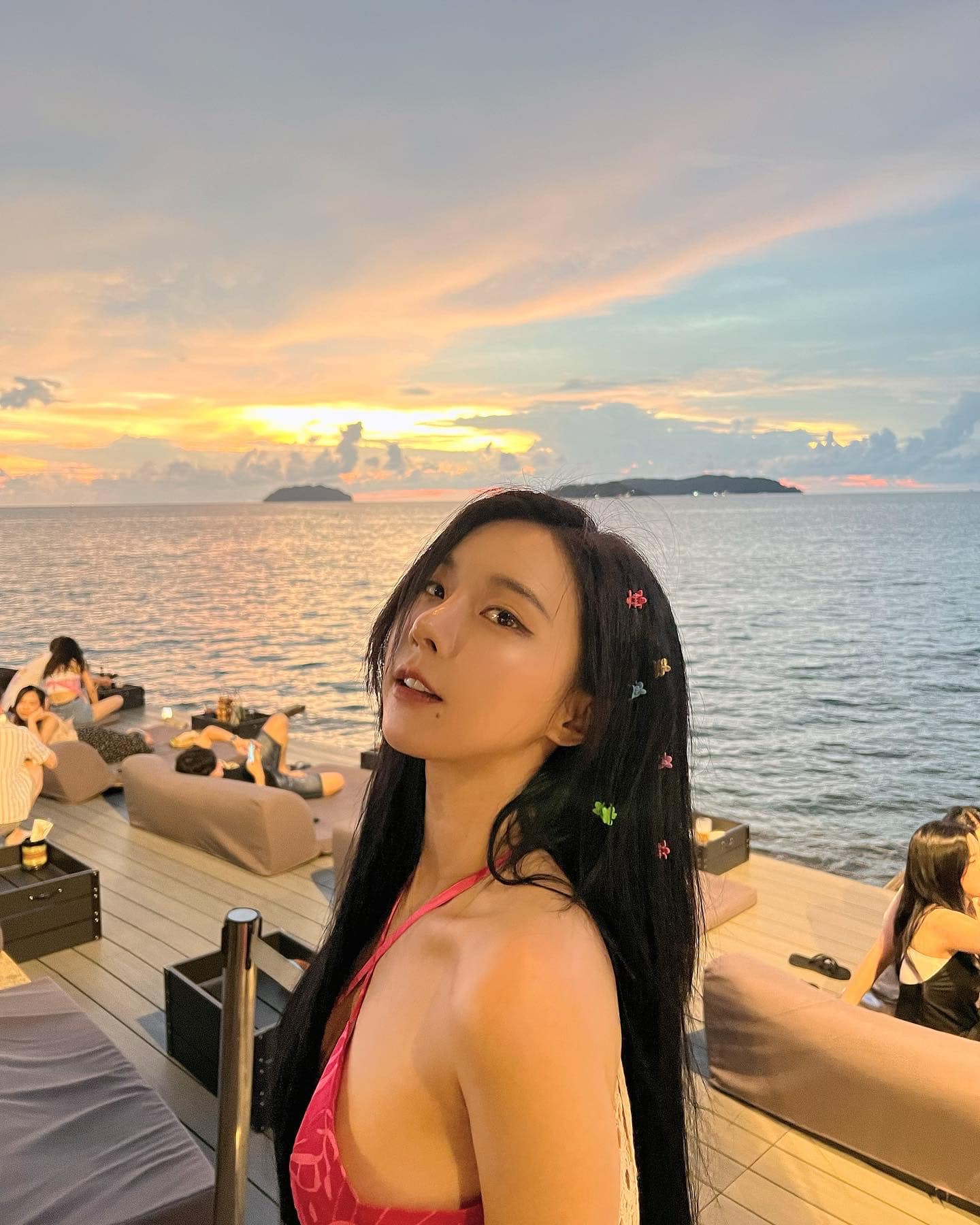 奎丁鬼月在隧道拍婚紗！霸氣承認「我沒穿內衣」但這一事反而讓她怕怕的