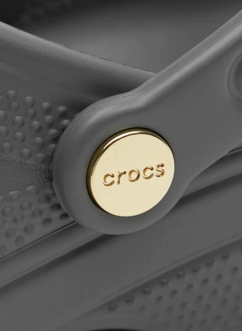 涼拖界鞋王？JJJJound x Crocs Classic Clog 聯名鞋款發佈，暗藏「細節」依舊頗具看點！