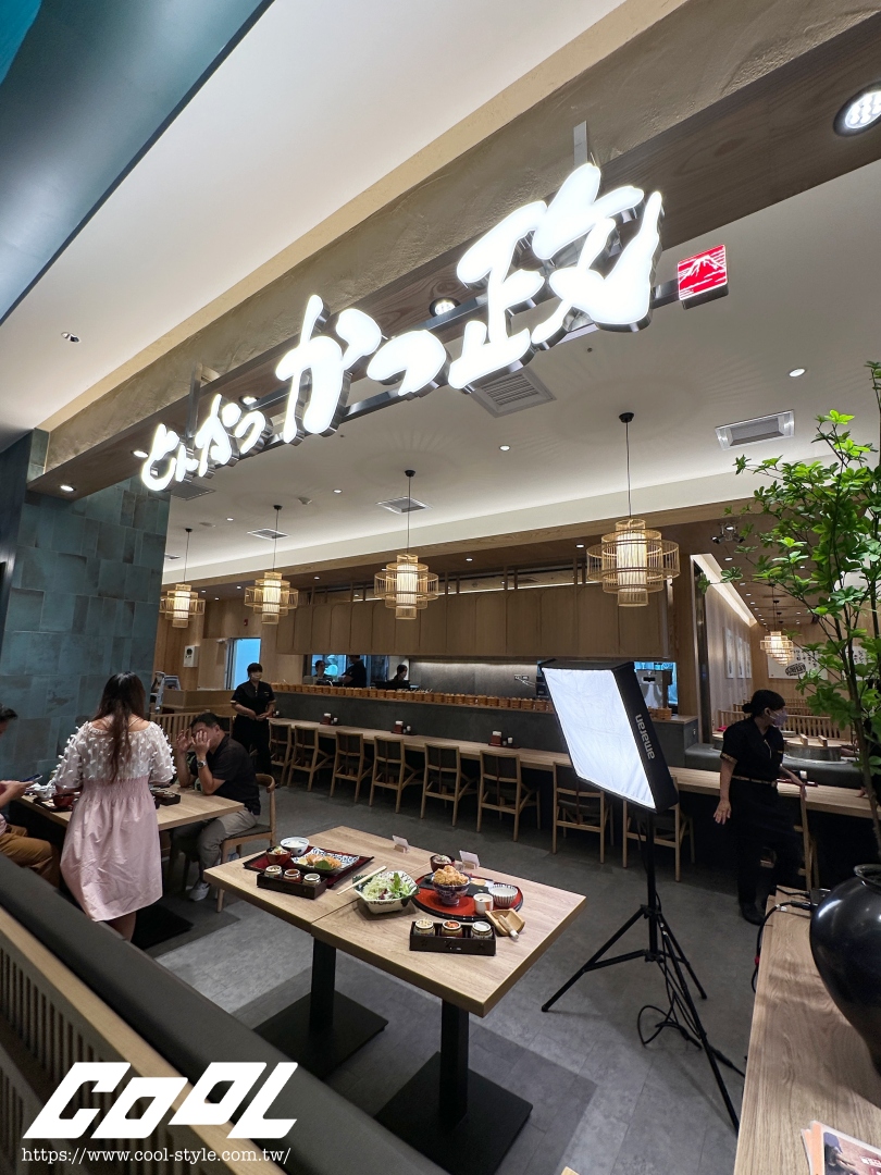 亞洲最大「誠品生活新店裕隆城」開箱帶逛！10米迎賓巨兔、絕美天井書店、顛倒迷宮、250 家品牌進駐...亮點多多
