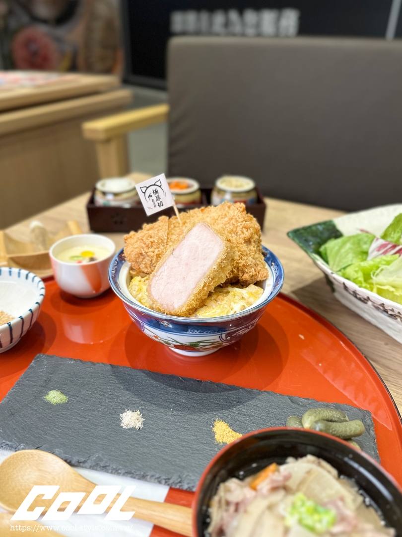亞洲最大「誠品生活新店裕隆城」開箱帶逛！10米迎賓巨兔、絕美天井書店、顛倒迷宮、250 家品牌進駐...亮點多多
