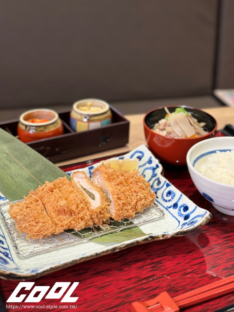 亞洲最大「誠品生活新店裕隆城」開箱帶逛！10米迎賓巨兔、絕美天井書店、顛倒迷宮、250 家品牌進駐...亮點多多