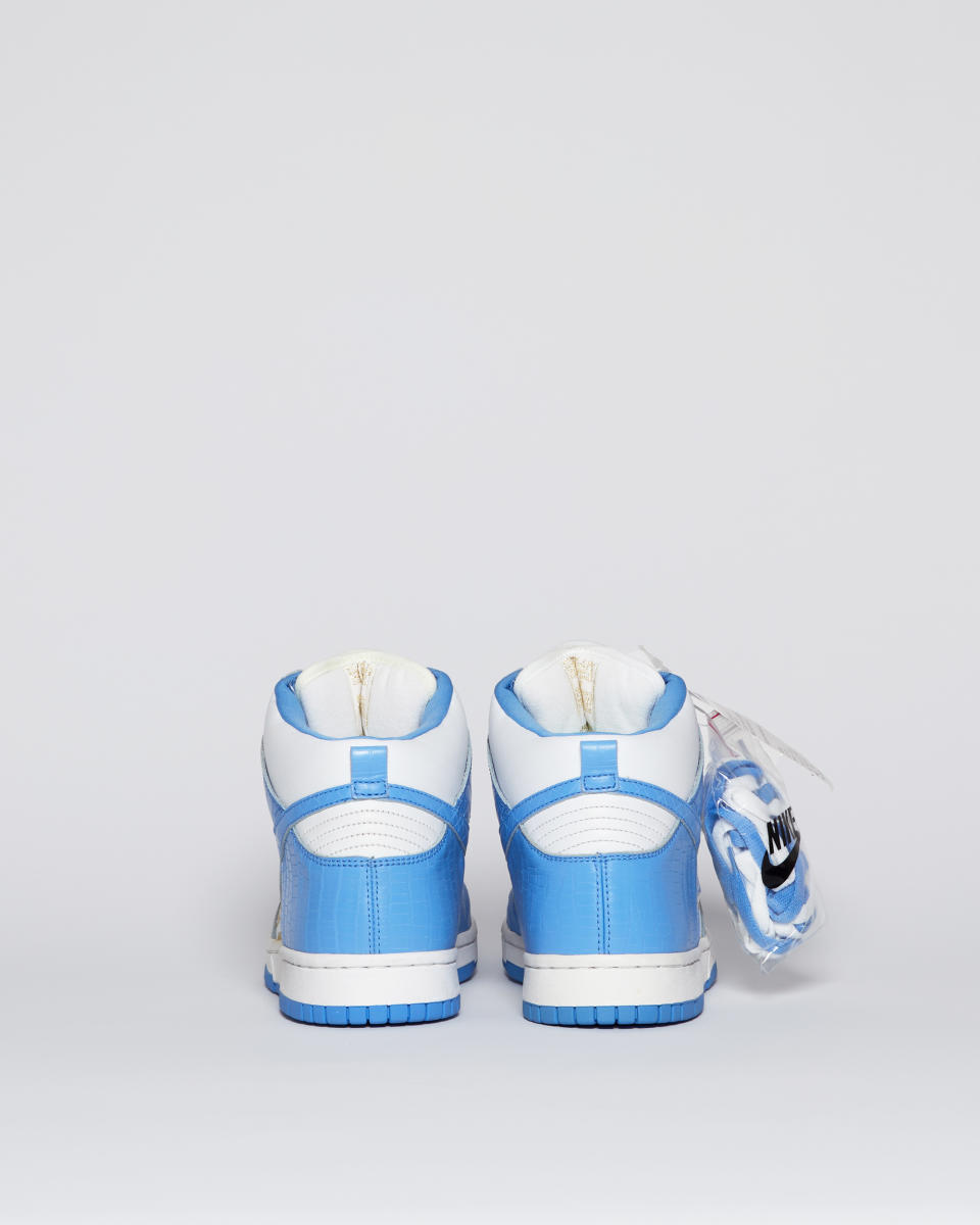 天價細節？菲董收藏的 Supreme x Nike SB Dunk High 2003「SAMPLE」開放競標啦！