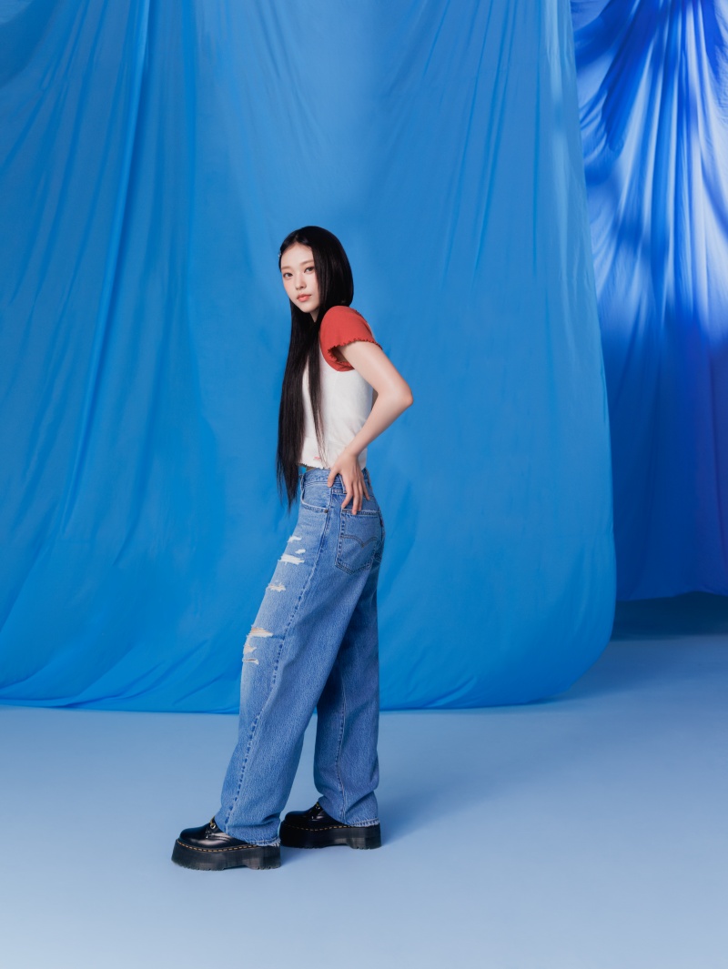 一同打造獨一無二的丹寧！ Levi’s® 偕全球品牌大使 NewJeans 共同慶賀501®經典150周年，展現夏末初秋穿搭公式！