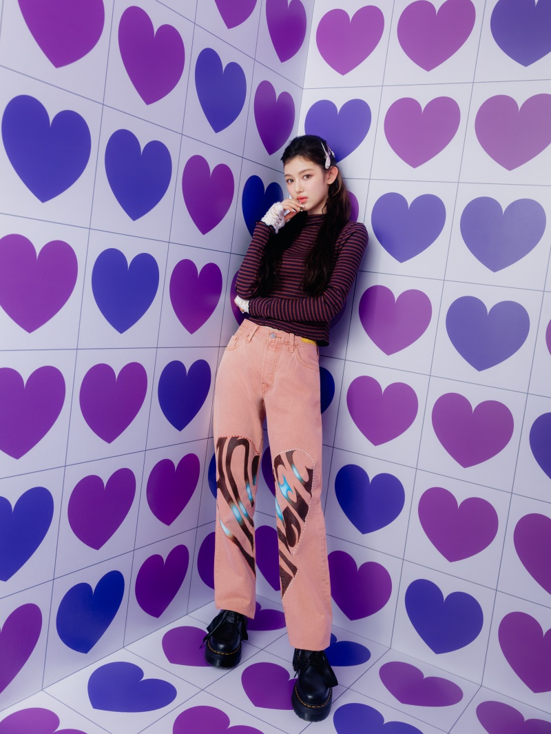 一同打造獨一無二的丹寧！ Levi’s® 偕全球品牌大使 NewJeans 共同慶賀501®經典150周年，展現夏末初秋穿搭公式！