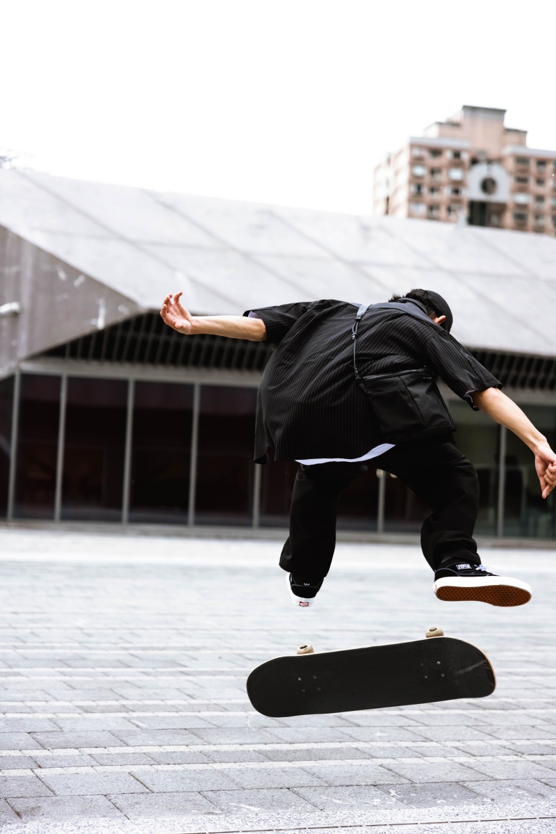 戶外與機能人氣品牌首次攜手！NICESUNDAYS x SEALSON 聯乘日常機能包款重磅登場