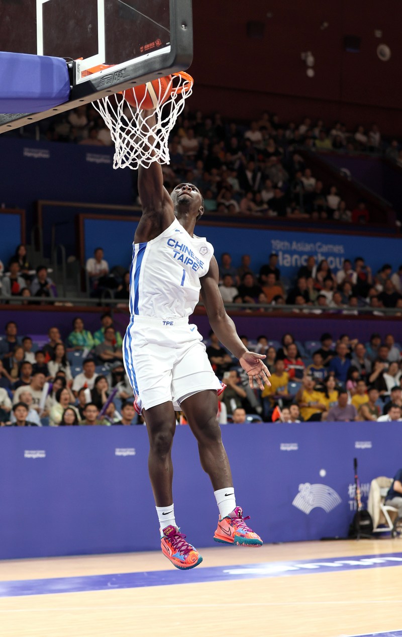 林庭謙復活狂砍 19+8！亞運中華男籃擊敗哈薩克進入八強，下場迎戰強敵日本！