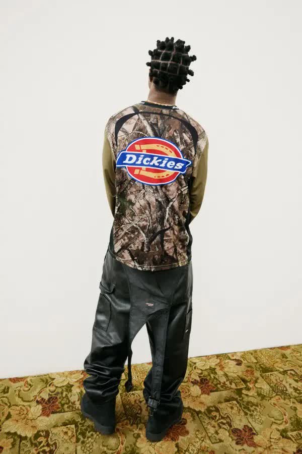 設計給幾分？Supreme x Dickies 最新聯名單品全公開，哪件你最想衝？