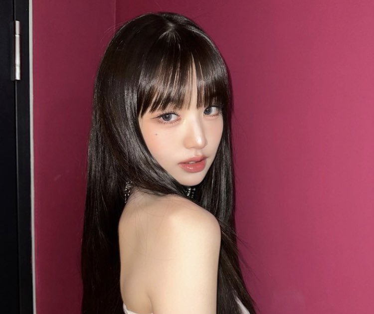 既危險又迷人！韓國女團 IVE 張員瑛，因「太像富江」全網跪著看：好正！