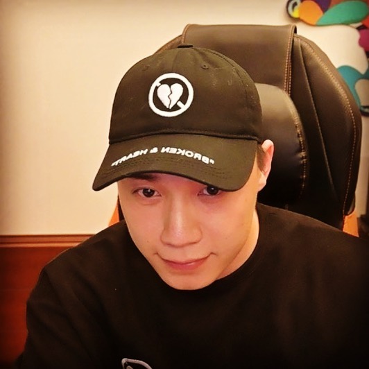 影／Toyz 炸雞店廢油爭議槓上超哥！預告飲料店將推「超 PINEAPPLE 冰茶」