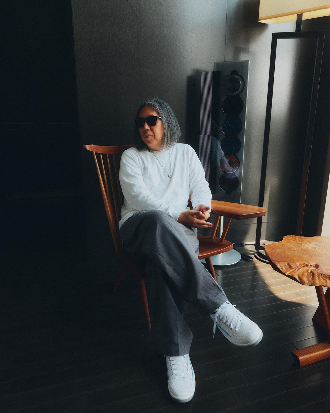 藤原浩也說讚！CASETiFY 創新推出 iPhone 15 二合一立架防摔手機殼：1-180 度角度隨意調，還能保護鏡頭