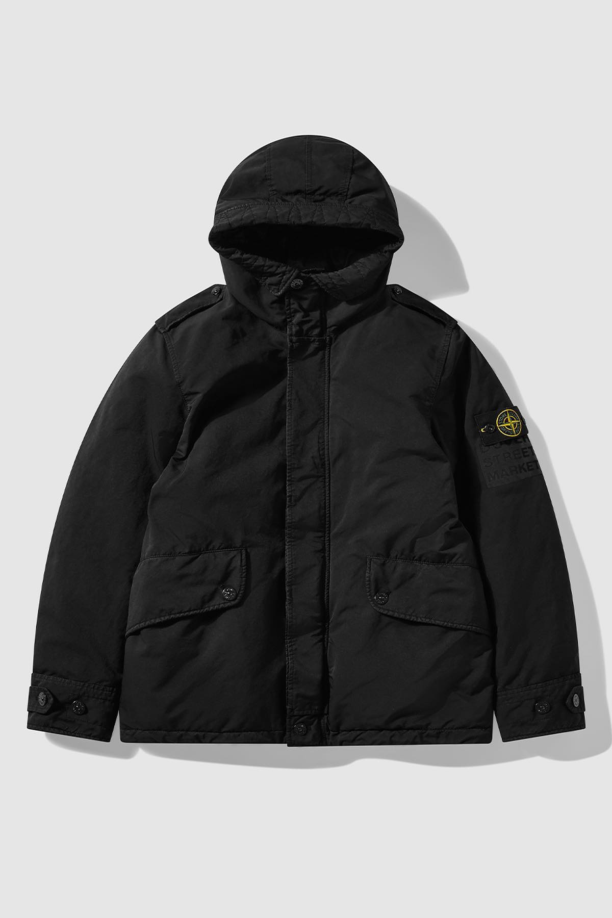 直達秋冬最頂！ Dover Street Market x Stone Island 「黑魂」聯乘系列正式登場