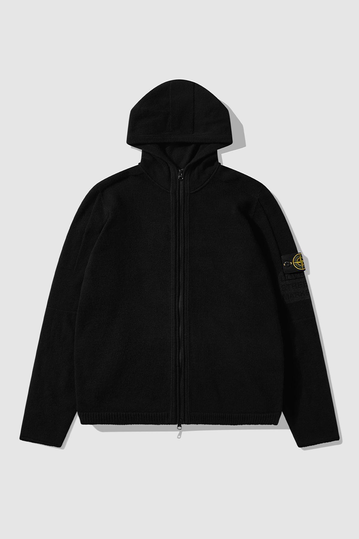 直達秋冬最頂！ Dover Street Market x Stone Island 「黑魂」聯乘系列正式登場