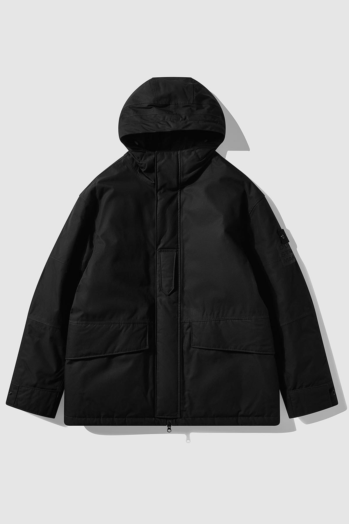 直達秋冬最頂！ Dover Street Market x Stone Island 「黑魂」聯乘系列正式登場