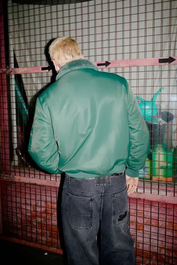 設計給幾分？Supreme x Dickies 最新聯名單品全公開，哪件你最想衝？