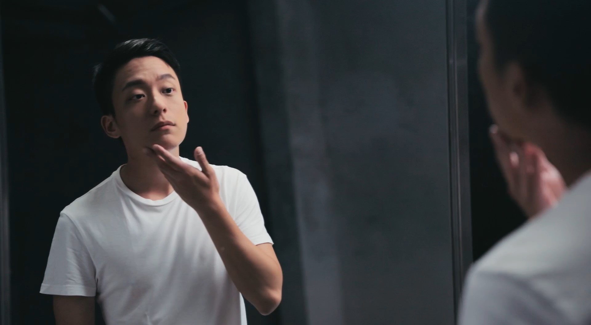 面對工作的種種挑戰，油光不再出來搗亂！成為地味潮男的秘密武器就是