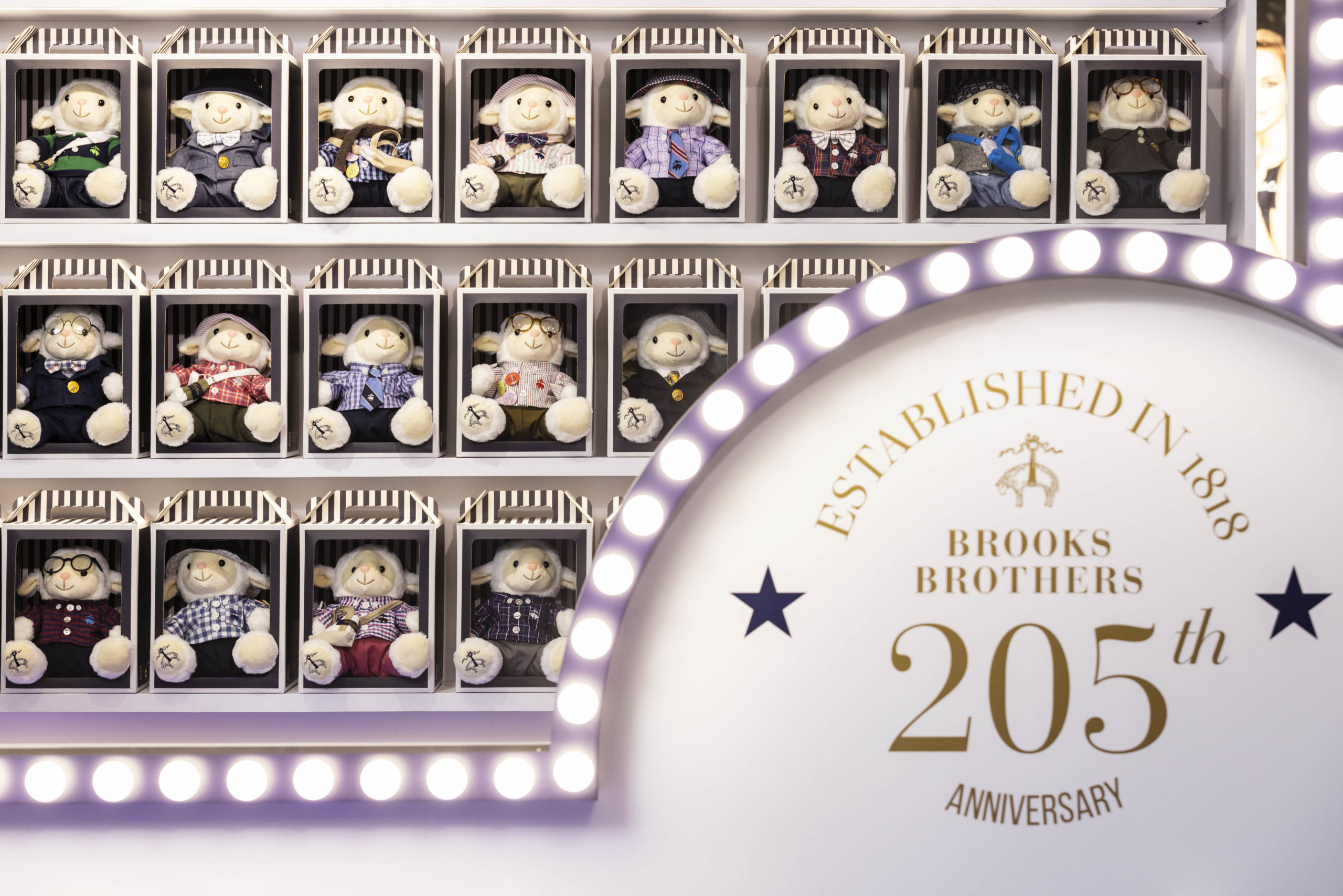 一起來客製你的專屬小羊！Brooks Brothers 歡慶 205 週年推出限量紀念小羊快閃店！