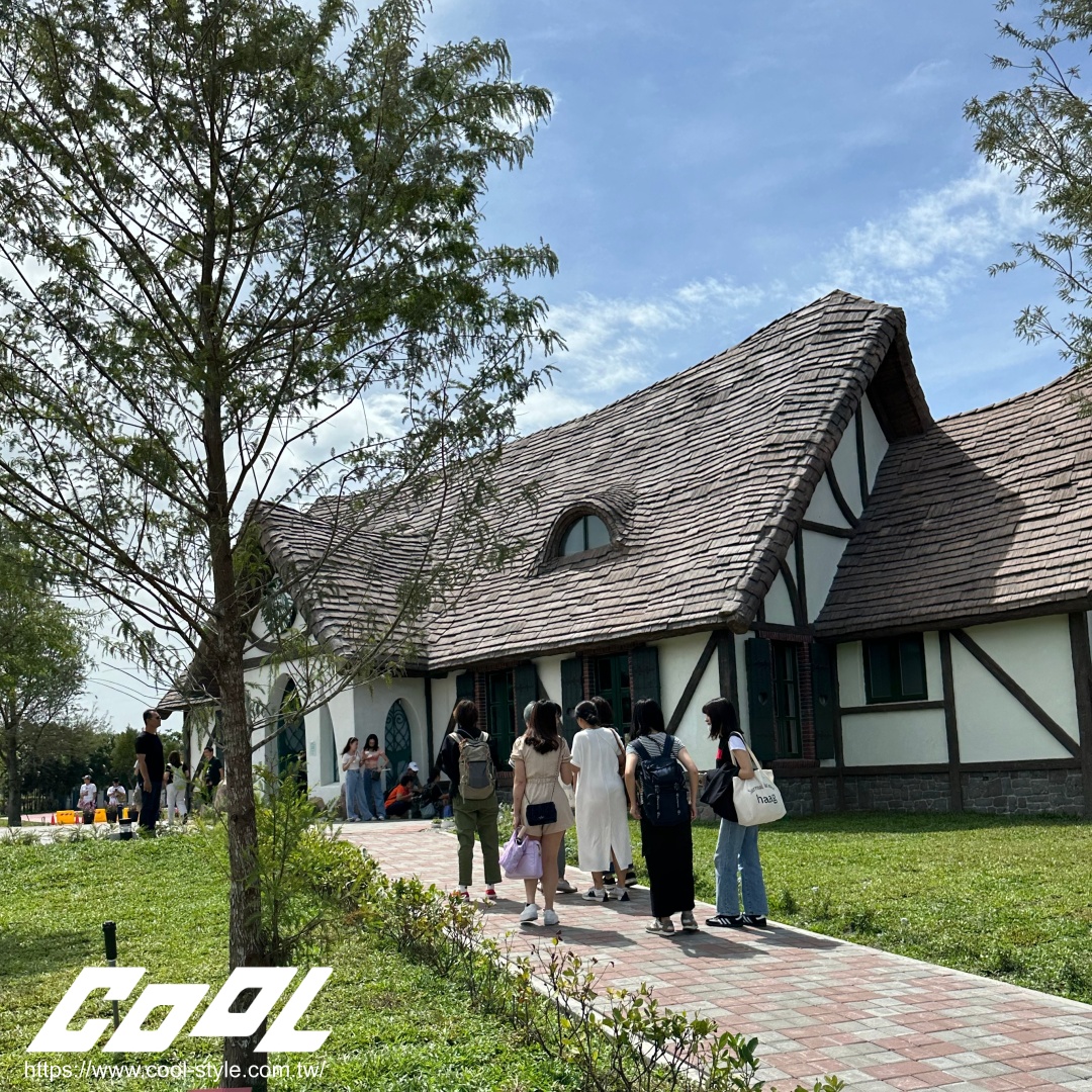 花蓮童話森林星巴克開箱！美得像幅畫的夢幻咖啡莊園 5 亮點，今年最夯 IG 打卡新景點！