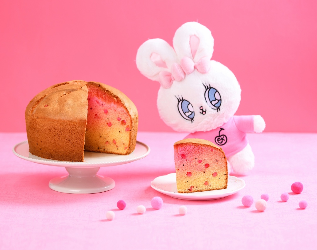 Rosé 也愛不釋手的粉萌爆擊！春上布丁蛋糕「艾絲樂甜心」聯名限定新口味、軟萌周邊