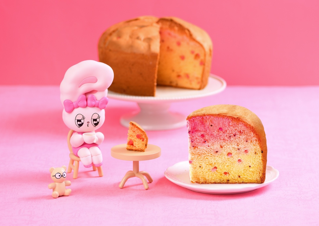 Rosé 也愛不釋手的粉萌爆擊！春上布丁蛋糕「艾絲樂甜心」聯名限定新口味、軟萌周邊