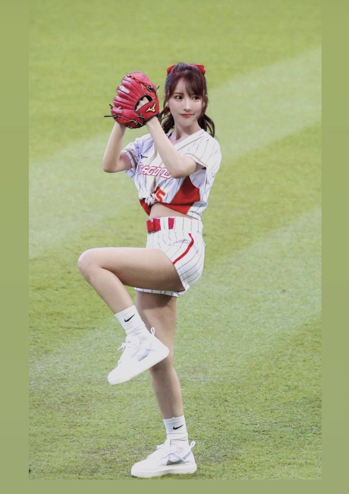 開球事件遭日媒炎上！三上悠亞 感性發文「盡全力做好工作」令粉絲大讚：無比的敬業態度