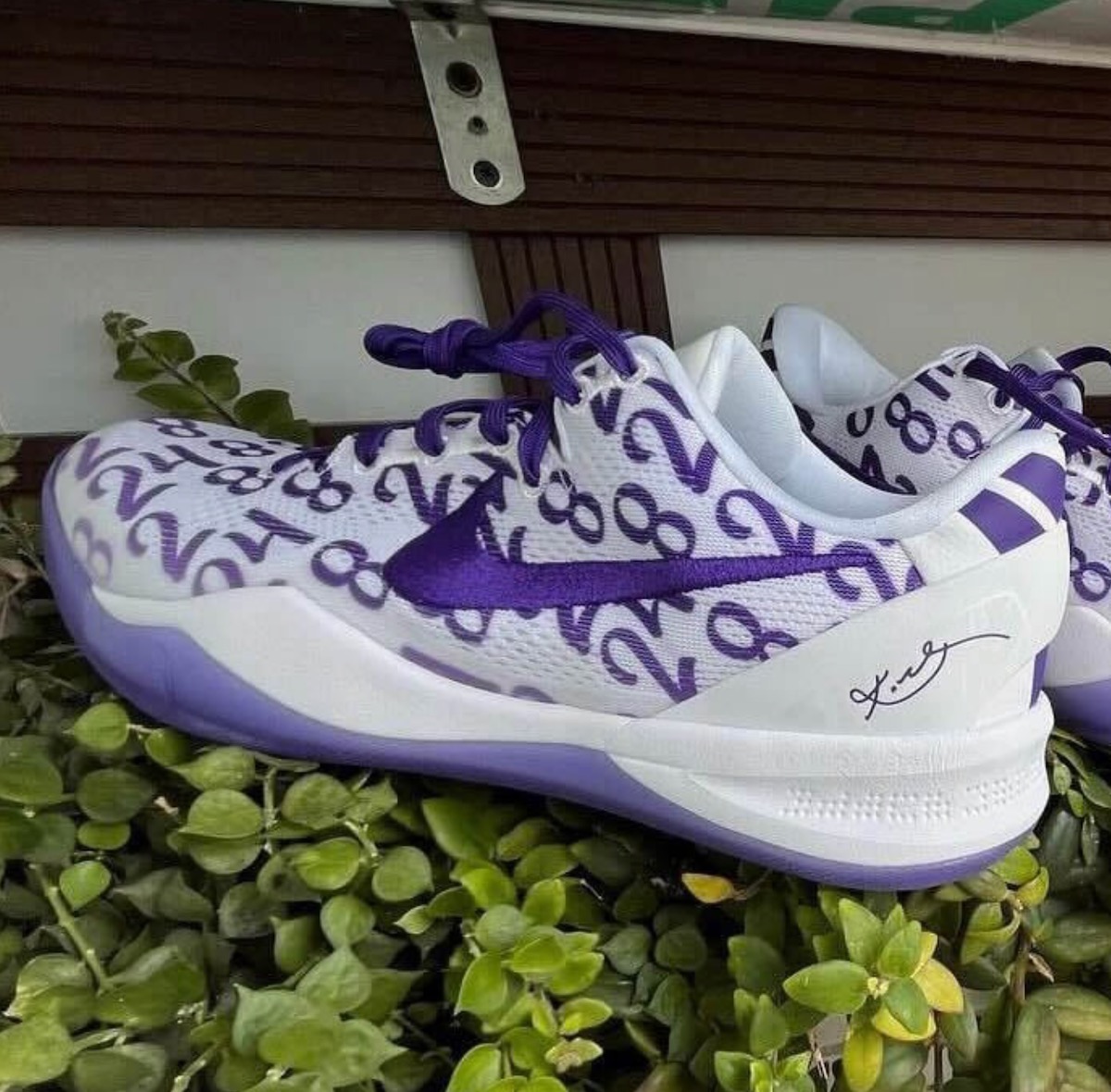 象徵元素注入！Nike Kobe 8 Protro 再釋出新色，表彰湖人、老大氣息的設計一次到位！