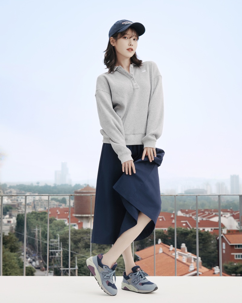 IU