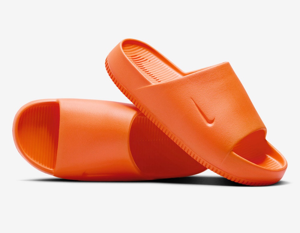 卡其、螢光綠等人氣色系推出！Nike 爆款拖鞋 Calm Slide 秋季配色即將登場