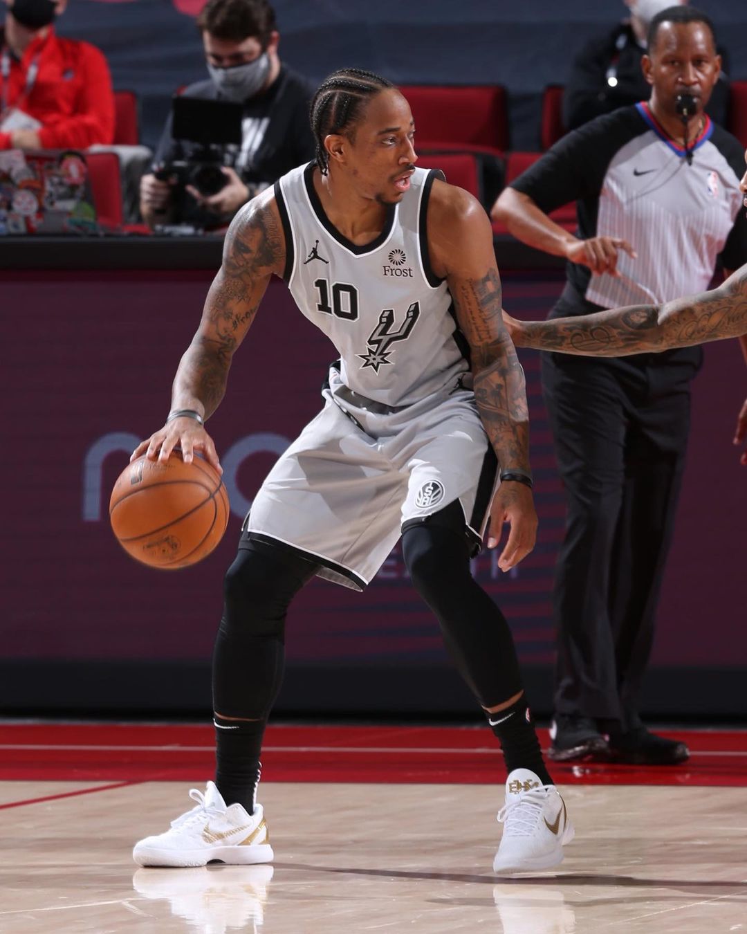 緬懷黑人歷史、歌頌老大傳奇，Nike Kobe 6 Protro 全新配色「BHM」實鞋率先曝光！