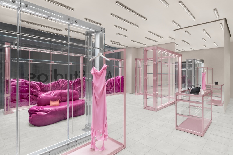 Jisoo 、李泳知的愛牌來了！ Acne Studios 台灣首間專門店盛大開幕，超美店裝必朝聖！