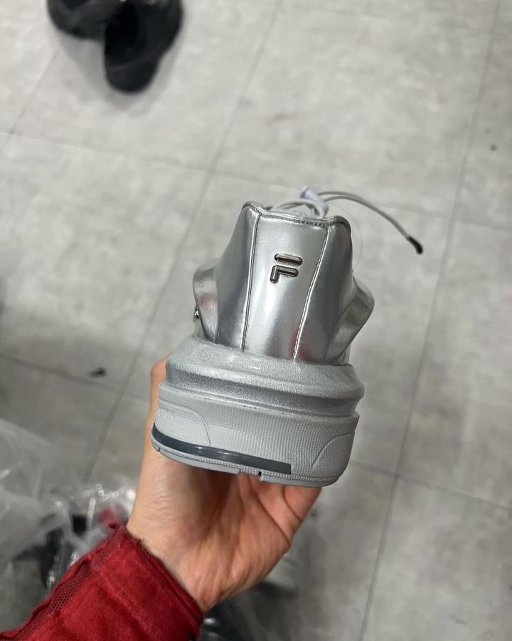 想不到吧！FILA 竟推出「炸翻全場」的聯名系列鞋款？