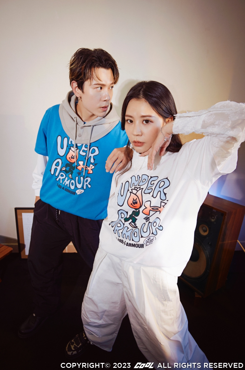 2023秋冬穿搭關鍵字「UA ROSE」！ 讓穿搭KOL 寶妮 與 Wesily 一次給你三套穿搭公式， 用玫瑰穿出率性風格！