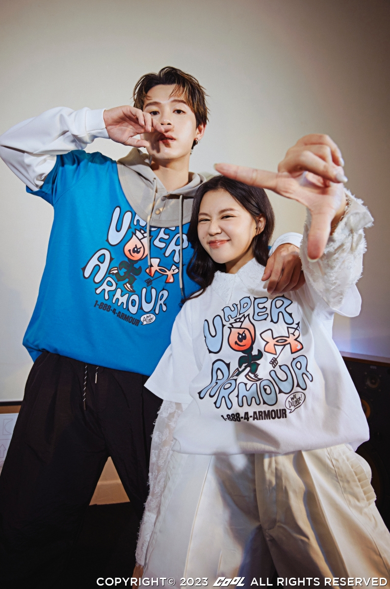 2023秋冬穿搭關鍵字「UA ROSE」！ 讓穿搭KOL 寶妮 與 Wesily 一次給你三套穿搭公式， 用玫瑰穿出率性風格！