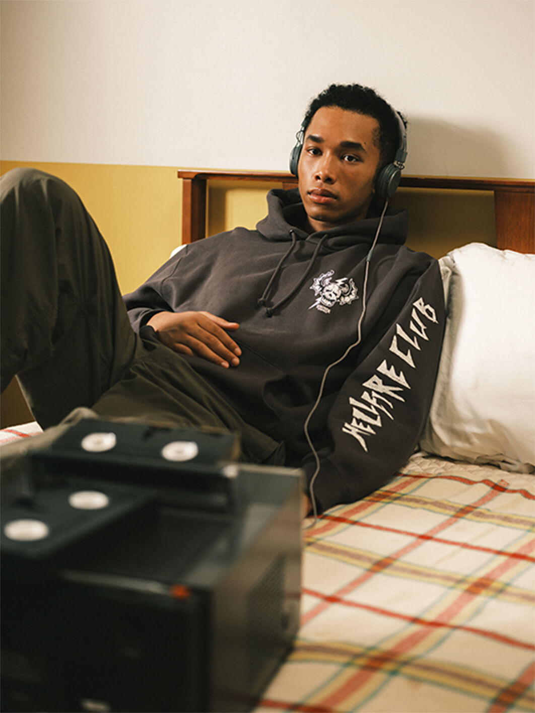 很懂影迷想要的設計！GU x 《怪奇物語》全新聯名系列公開