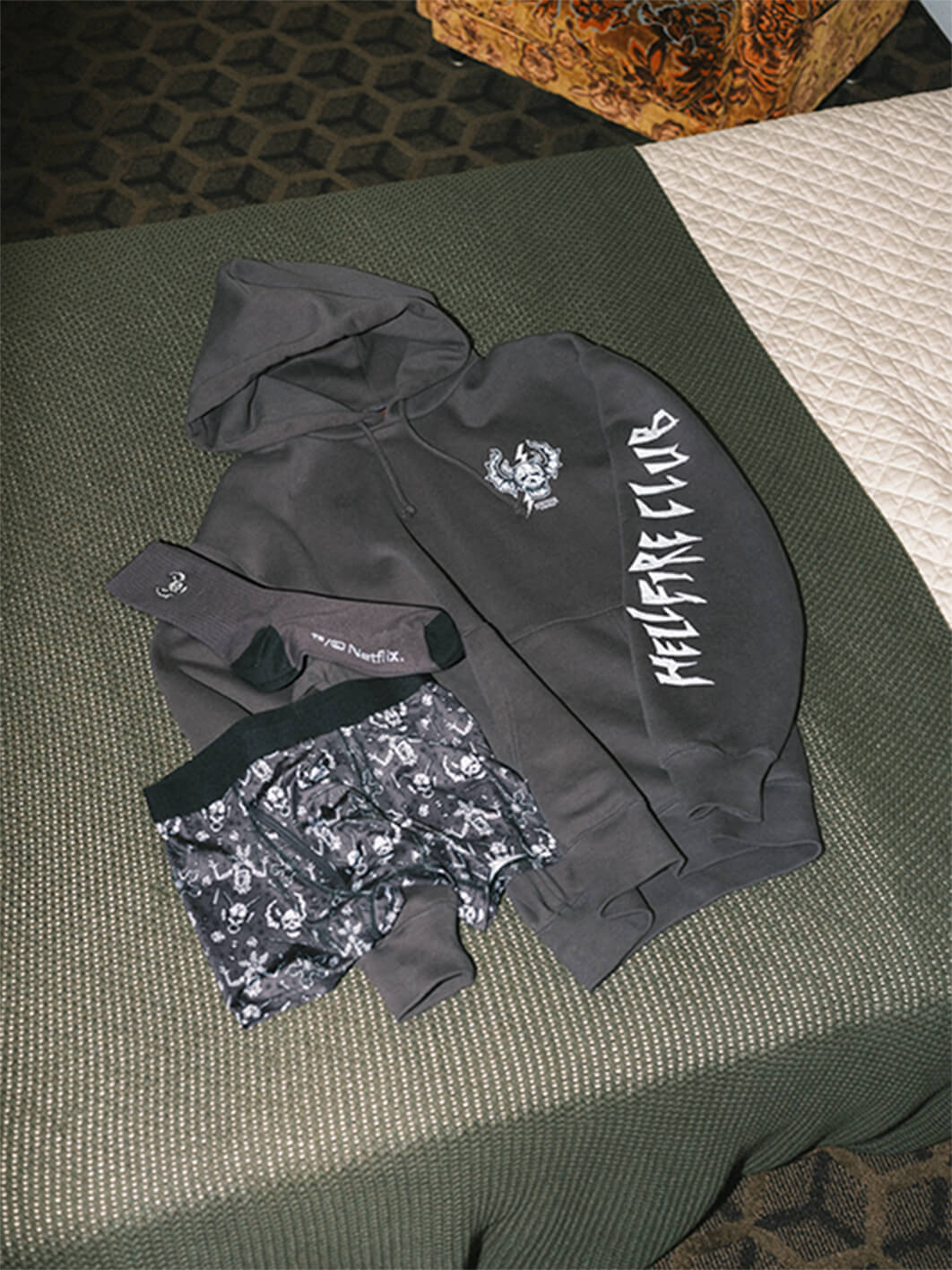 很懂影迷想要的設計！GU x 《怪奇物語》全新聯名系列公開