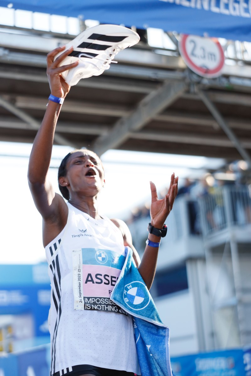 要價近兩萬只能穿一次？adidas ADIZERO ADIOS PRO EVO 1 搭載史上最強黑科技，全球僅限定 521 雙！