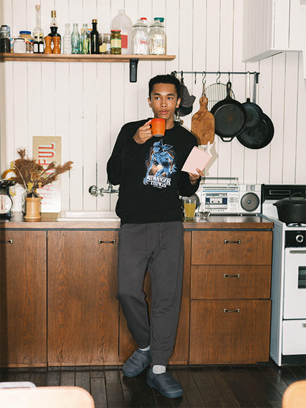 很懂影迷想要的設計！GU x 《怪奇物語》全新聯名系列公開