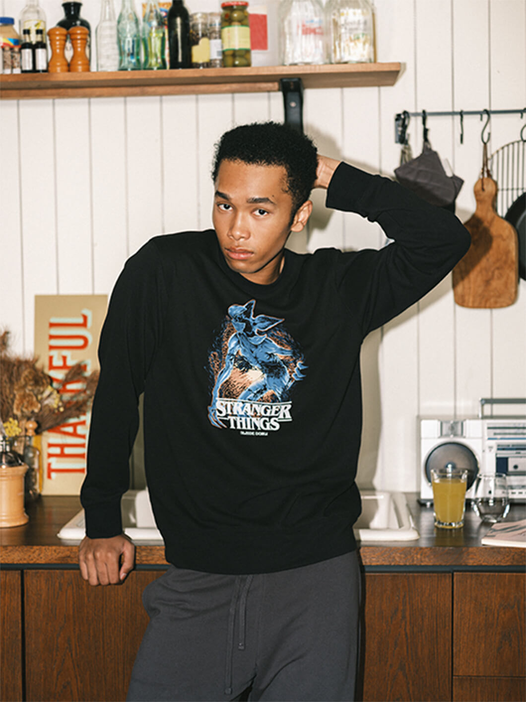 很懂影迷想要的設計！GU x 《怪奇物語》全新聯名系列公開