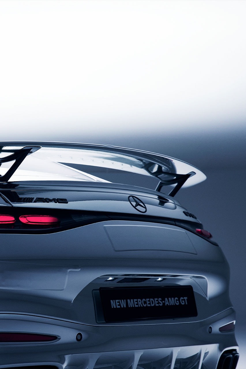賓士這次稱王！Mercedes-AMG x sacai 最新跨界聯名系列正式登場