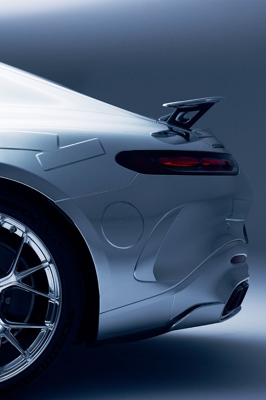 賓士這次稱王！Mercedes-AMG x sacai 最新跨界聯名系列正式登場