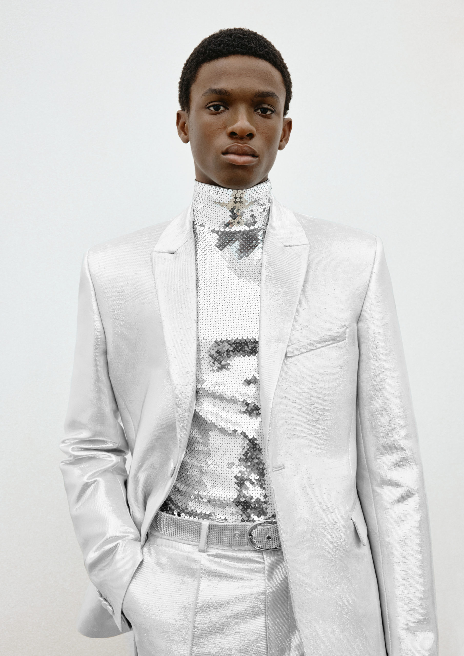 全品項、販售地點一包都給你！Rabanne H&M 聯名系列 11 月 9 日準時開賣！