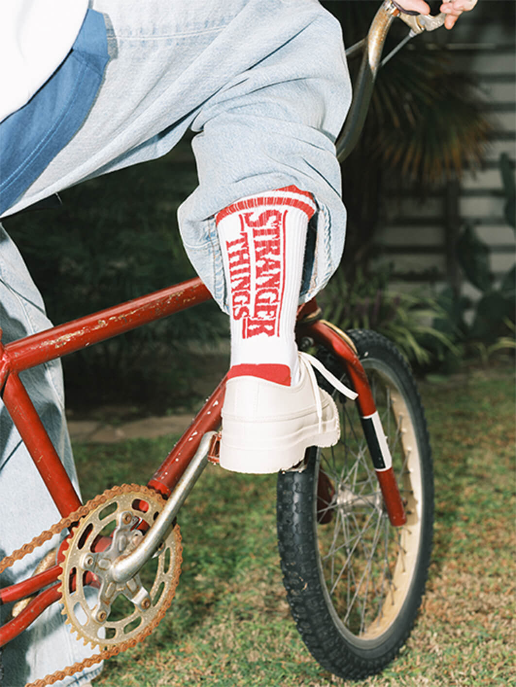 很懂影迷想要的設計！GU x 《怪奇物語》全新聯名系列公開