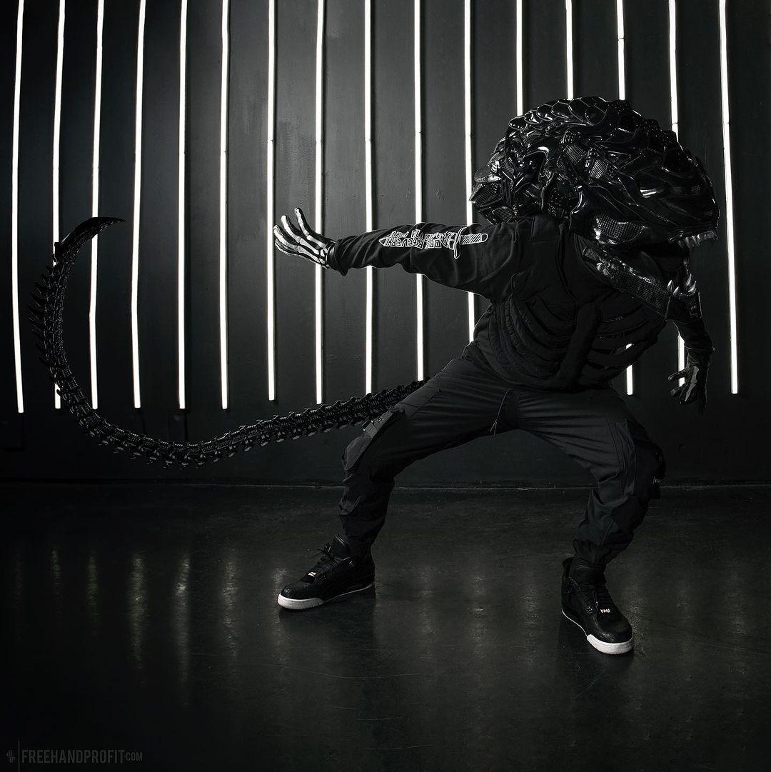 鬼斧神工！設計師打造 Air Jordan 4「異形」定製球鞋面具