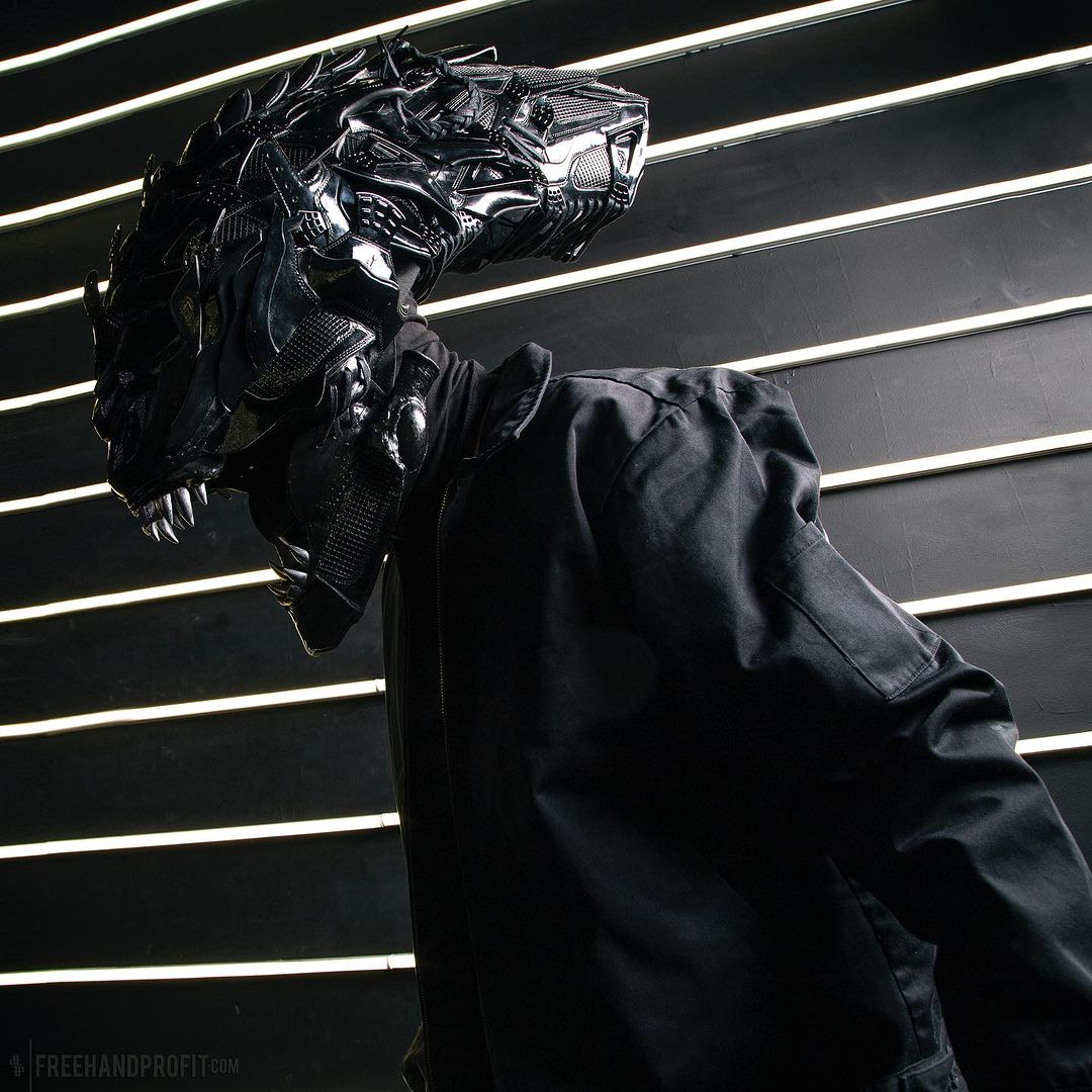 鬼斧神工！設計師打造 Air Jordan 4「異形」定製球鞋面具