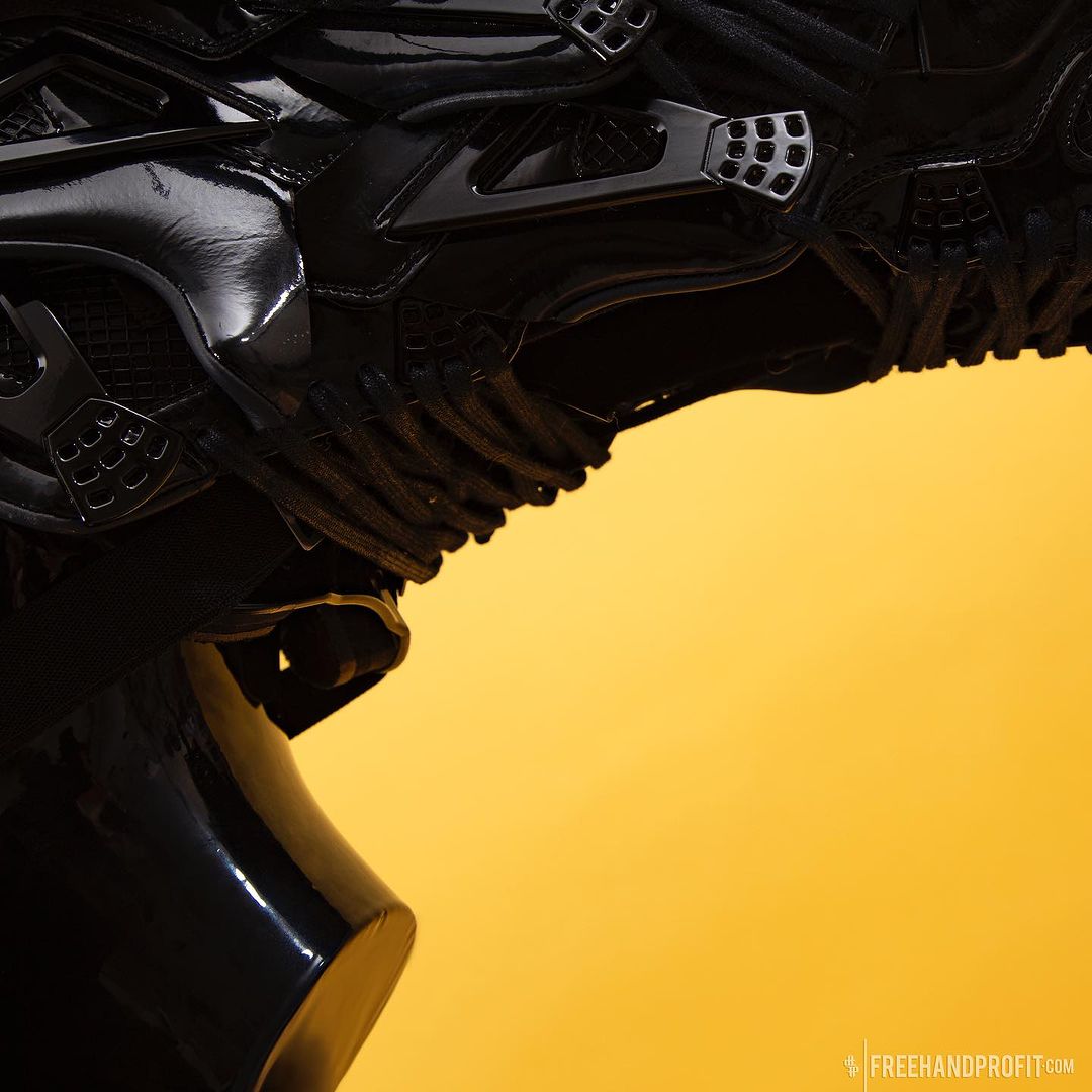 鬼斧神工！設計師打造 Air Jordan 4「異形」定製球鞋面具