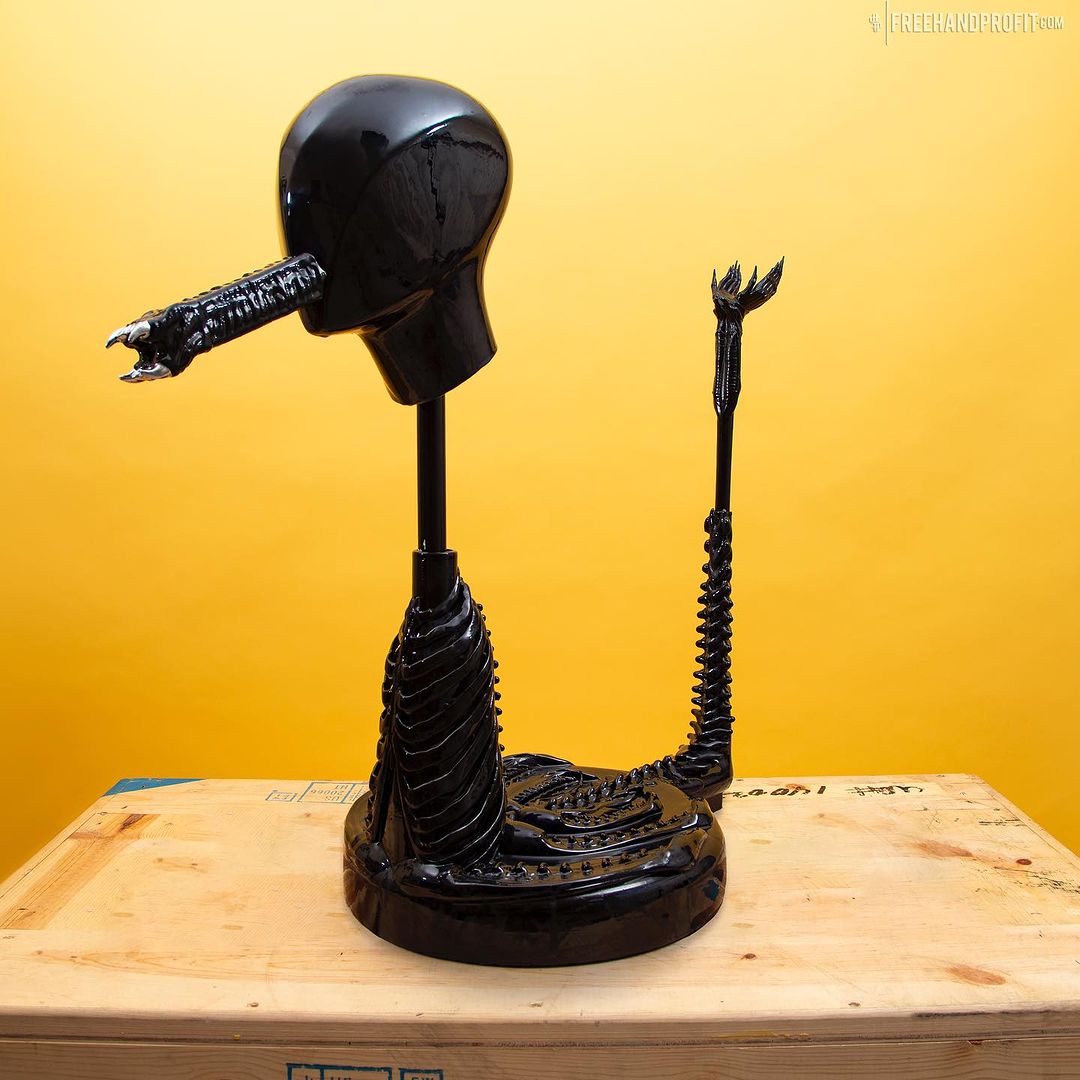 鬼斧神工！設計師打造 Air Jordan 4「異形」定製球鞋面具