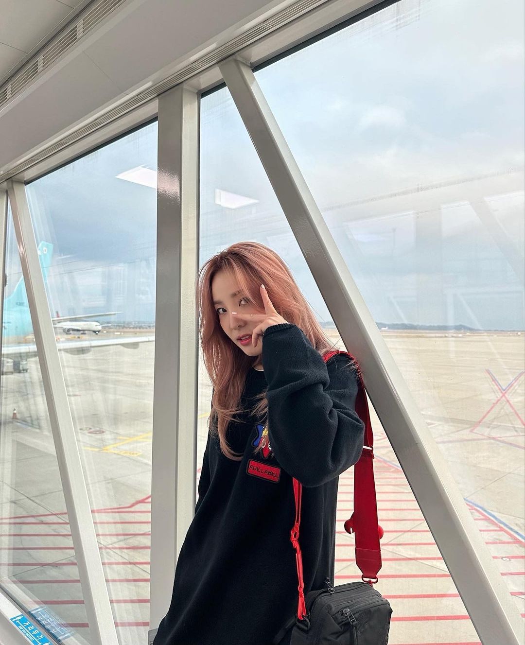 這 39 歲你敢信？前 2NE1 成員女神 Dara 仙氣炸裂正式抵台：各位明天見！
