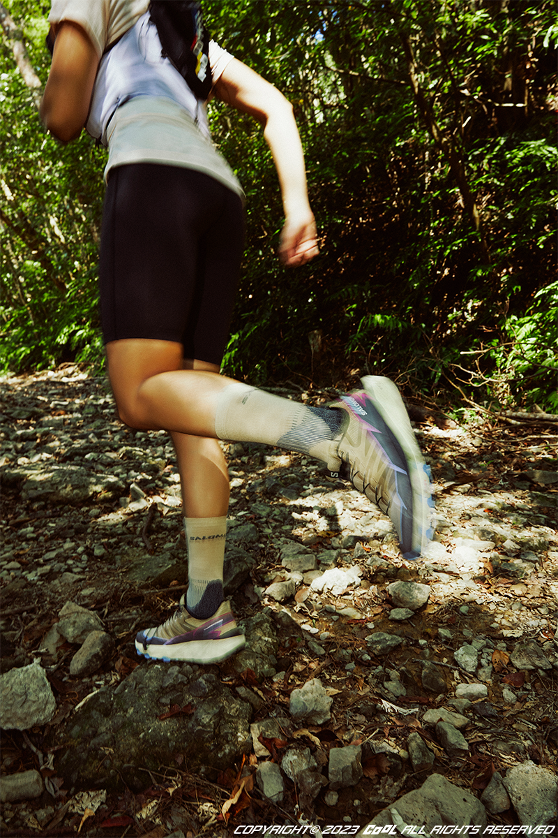 跟著大自然呼吸才能找到自我！宋城希穿上SALOMON登山、野跑，用倔強精神喘出一屏一息！