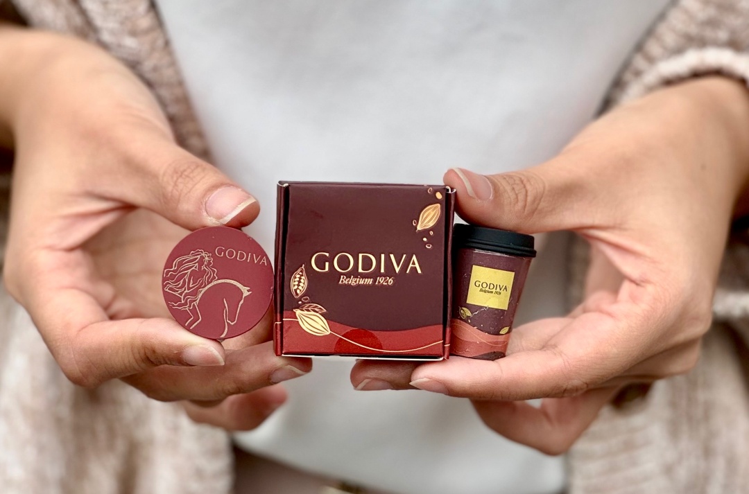 「GODIVA迦納熱巧克力」今年再加贈 GODIVA 設計造型磁鐵