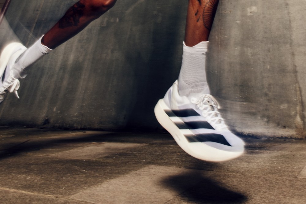 要價近兩萬只能穿一次？adidas ADIZERO ADIOS PRO EVO 1 搭載史上最強黑科技，全球僅限定 521 雙！