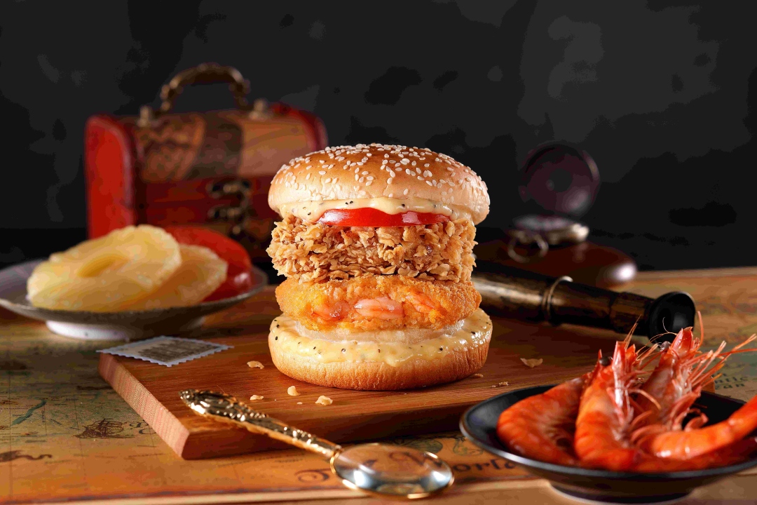 連吃四週！肯德基海陸雙主菜大海祕堡「海陸咔啦脆雞Q蝦堡、夏威夷海洋Q蝦堡」限時開賣